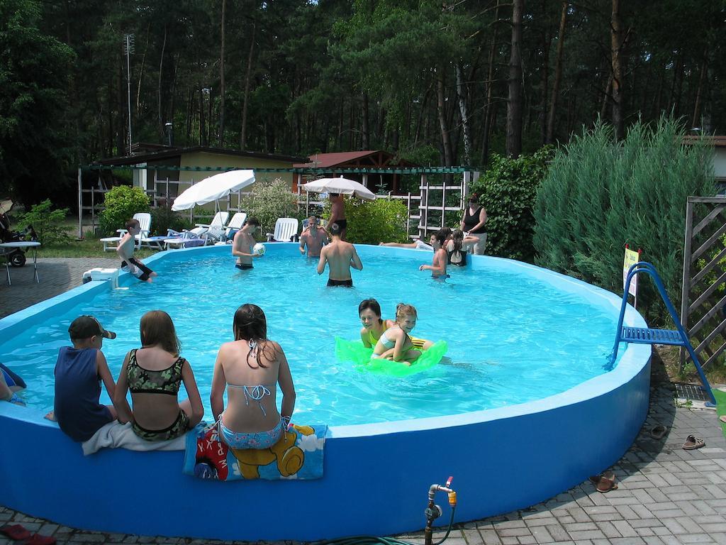 Hotel Osrodek Wypoczynkowy Jelonek à Wolsztyn Extérieur photo