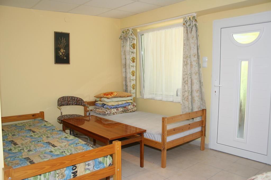 Hotel Osrodek Wypoczynkowy Jelonek à Wolsztyn Chambre photo