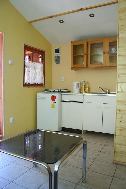 Hotel Osrodek Wypoczynkowy Jelonek à Wolsztyn Chambre photo