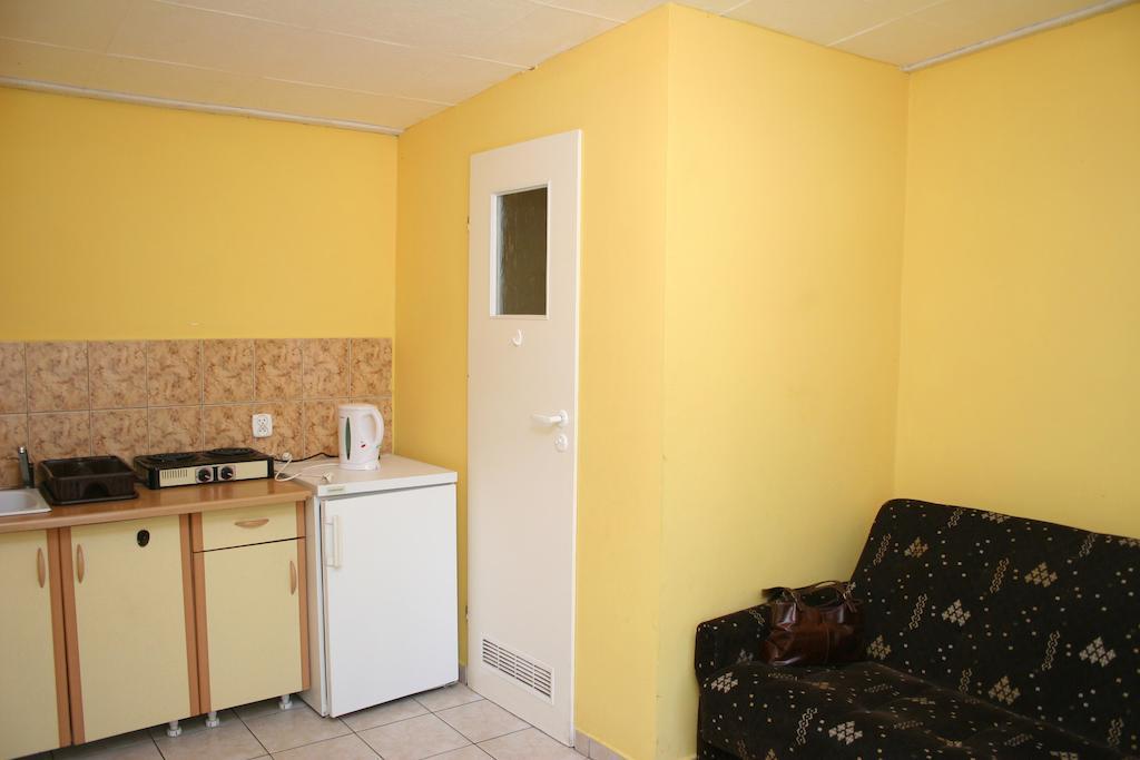 Hotel Osrodek Wypoczynkowy Jelonek à Wolsztyn Chambre photo