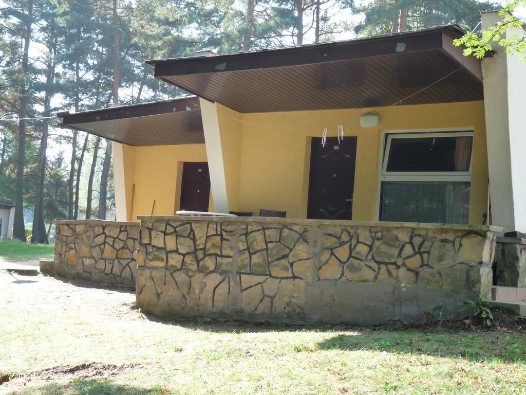 Hotel Osrodek Wypoczynkowy Jelonek à Wolsztyn Extérieur photo